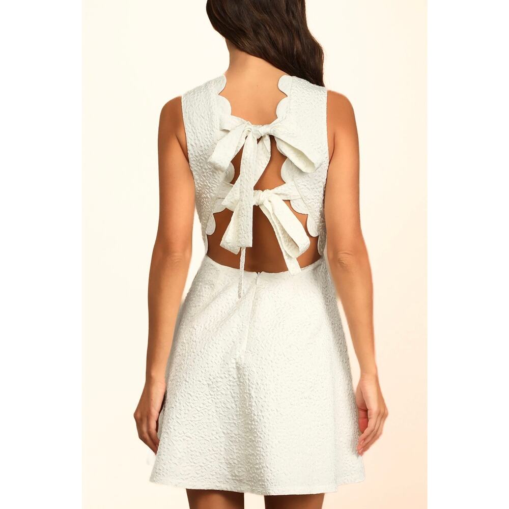 Lulus Beyond Dreamy Ivory White Scallop Tie-Back Skater V-Neck Mini Dress NWT